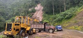 Mantienen Lista Maquinaria pesada ante posibles derrumbes en carreteras de la región