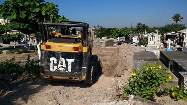 Trabajos panteones-Día de Muertos (4)