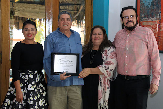 Reconocimiento a Ludwig Estrada (1)