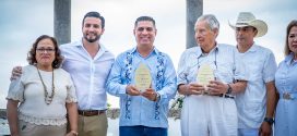 Munguía reconoce trayectoria de empresarios que han contribuido al desarrollo de Puerto Vallarta